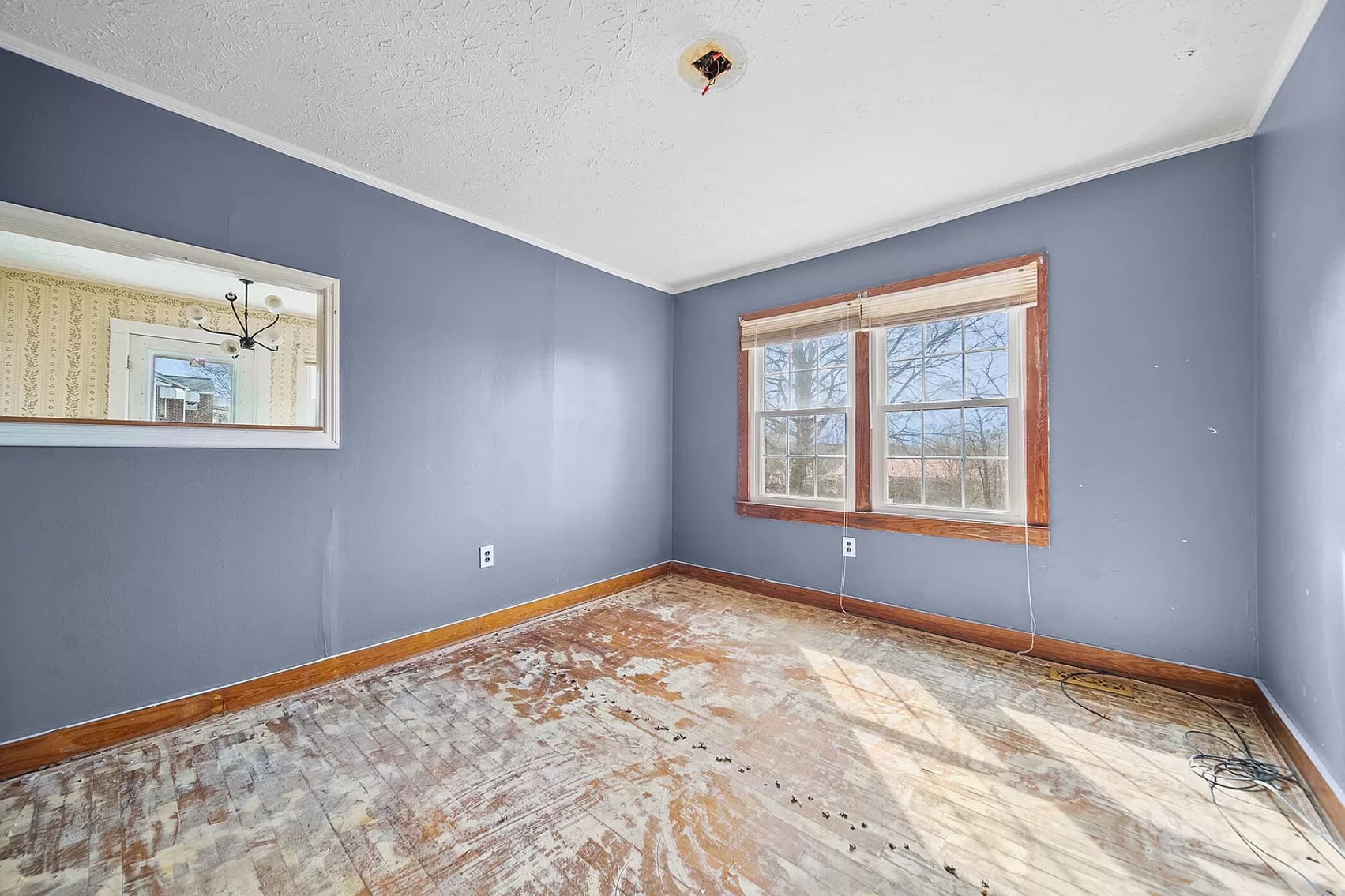 Image for ABSOLUTE REAL ESTATE AUCTION - THURSDAY APRIL 4TH AT 9AM