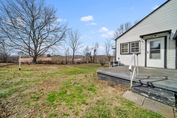 Image for ABSOLUTE REAL ESTATE AUCTION - THURSDAY APRIL 4TH AT 9AM