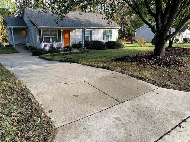 Image for Simulcast Auction for Holly Springs Home!