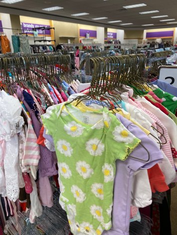 Image for Mama's House of Thrift Moving Auction!