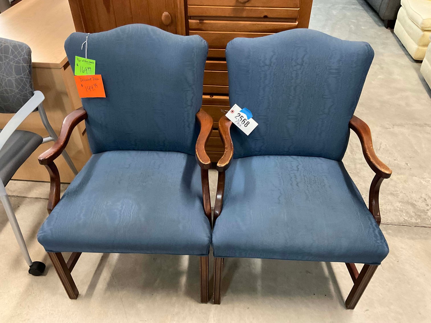 Image for New and Nearly New Thrift Shop Retirement Auction Events - LIVE AUCTION