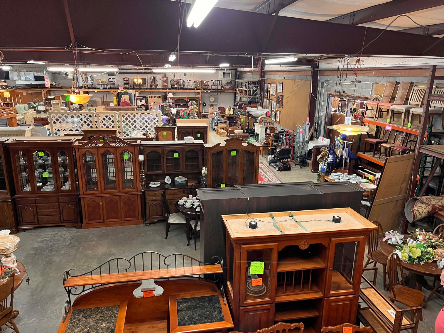 Image for New and Nearly New Thrift Shop Retirement Auction Events - LIVE AUCTION