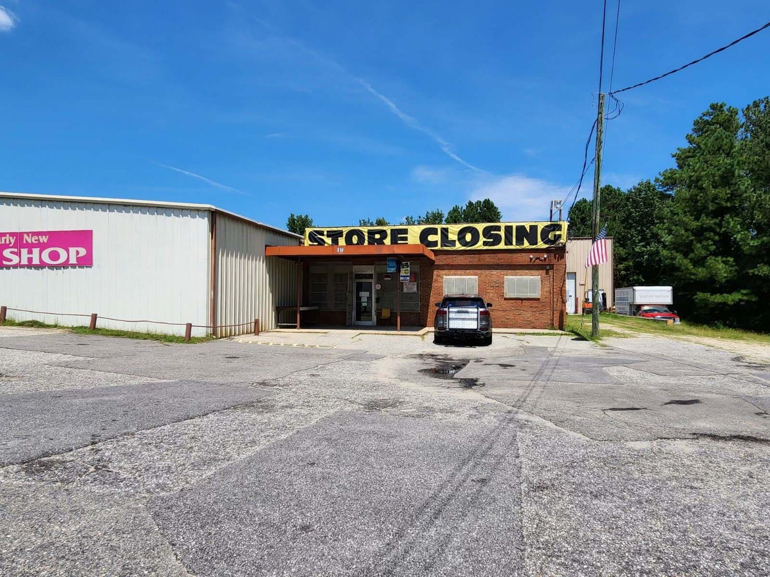 Image for New and Nearly New Thrift Shop Retirement Auction Events - LIVE AUCTION