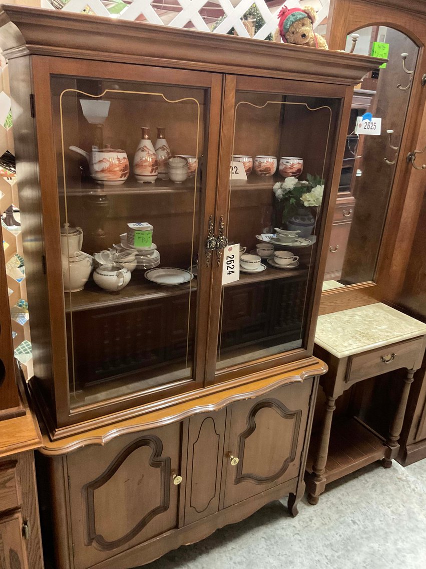 Image for New and Nearly New Thrift Shop Retirement Auction Events - LIVE AUCTION