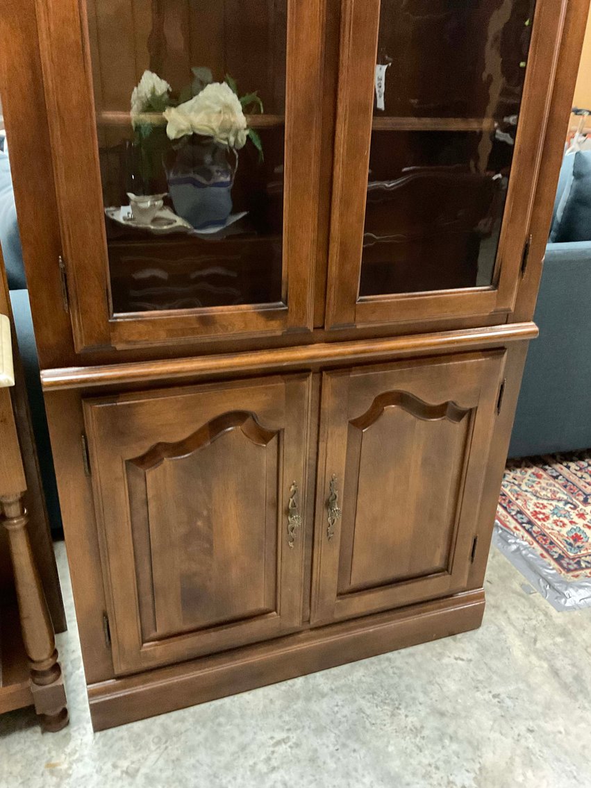 Image for New and Nearly New Thrift Shop Retirement Auction Events - LIVE AUCTION