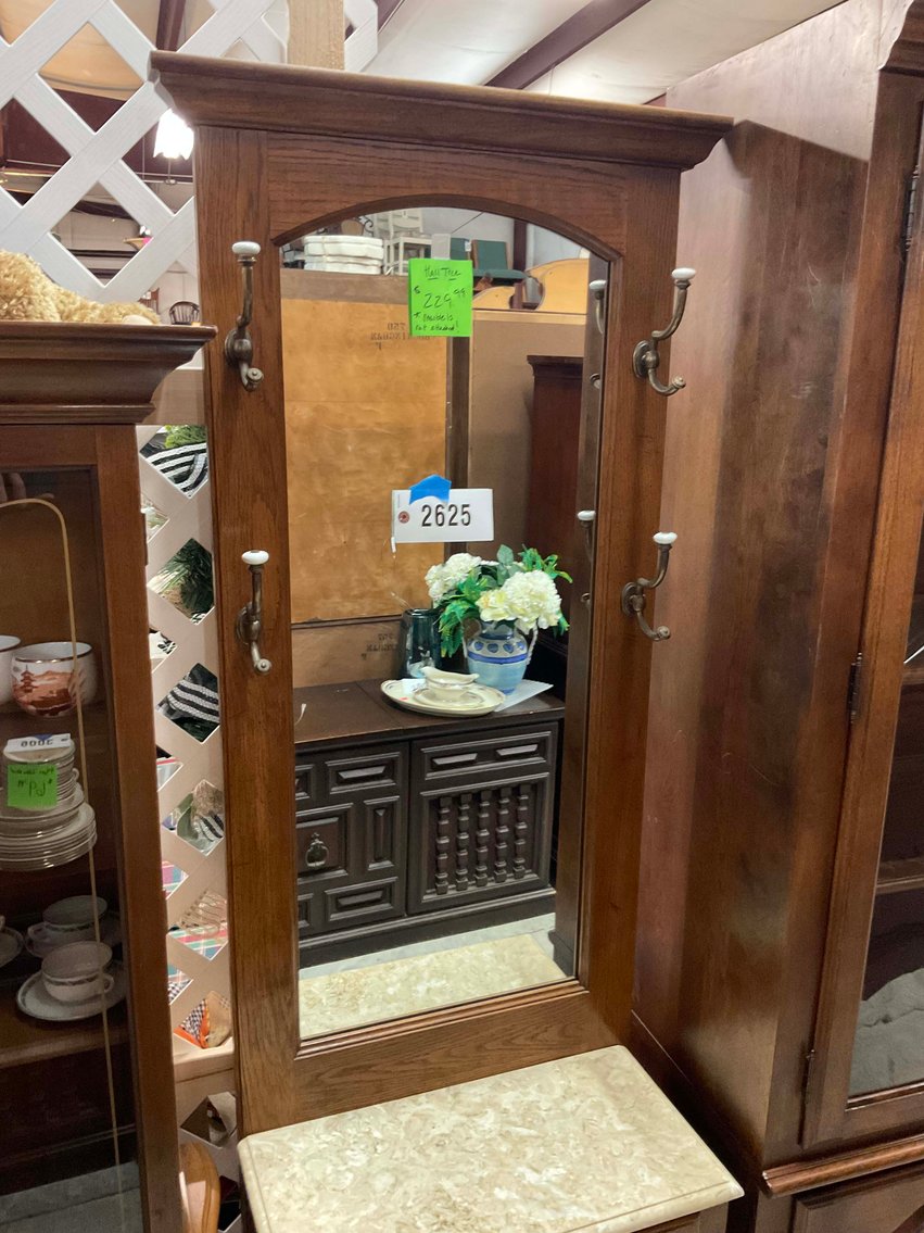 Image for New and Nearly New Thrift Shop Retirement Auction Events - LIVE AUCTION