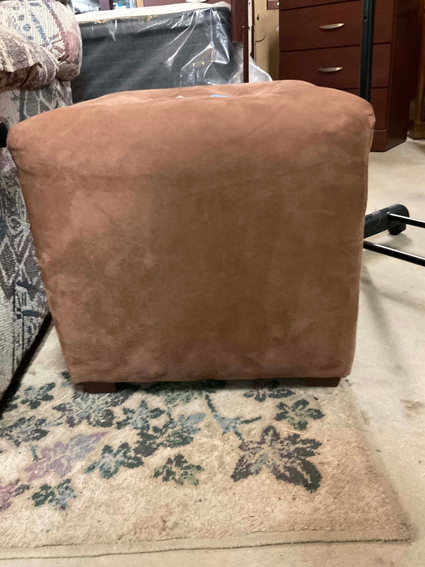 Image for New and Nearly New Thrift Shop Retirement Auction Events - LIVE AUCTION