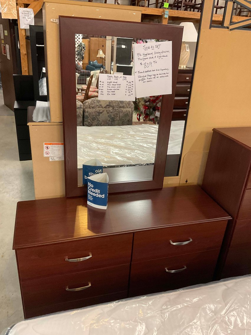 Image for New and Nearly New Thrift Shop Retirement Auction Events - LIVE AUCTION