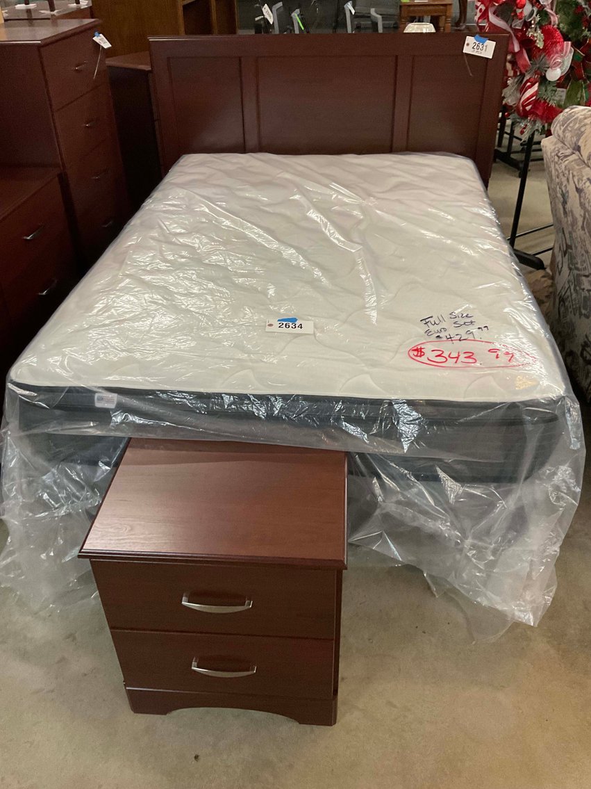 Image for New and Nearly New Thrift Shop Retirement Auction Events - LIVE AUCTION