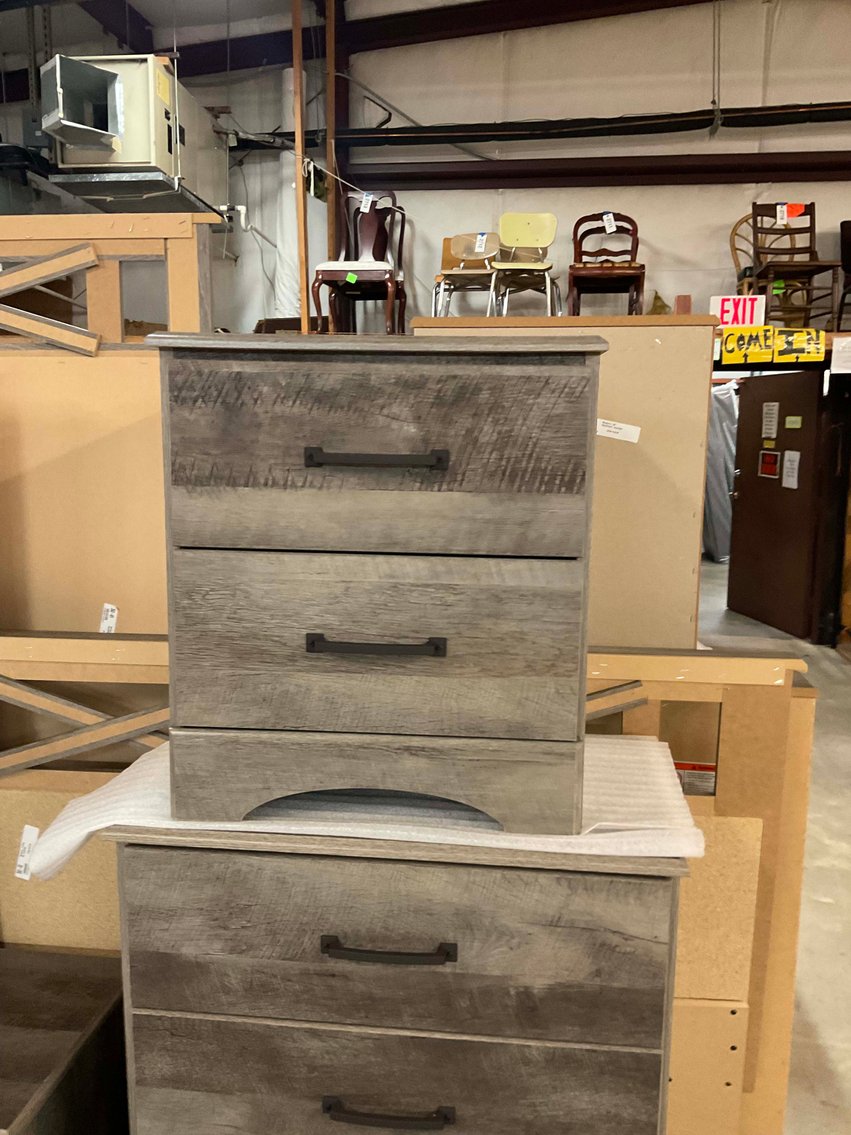 Image for New and Nearly New Thrift Shop Retirement Auction Events - LIVE AUCTION