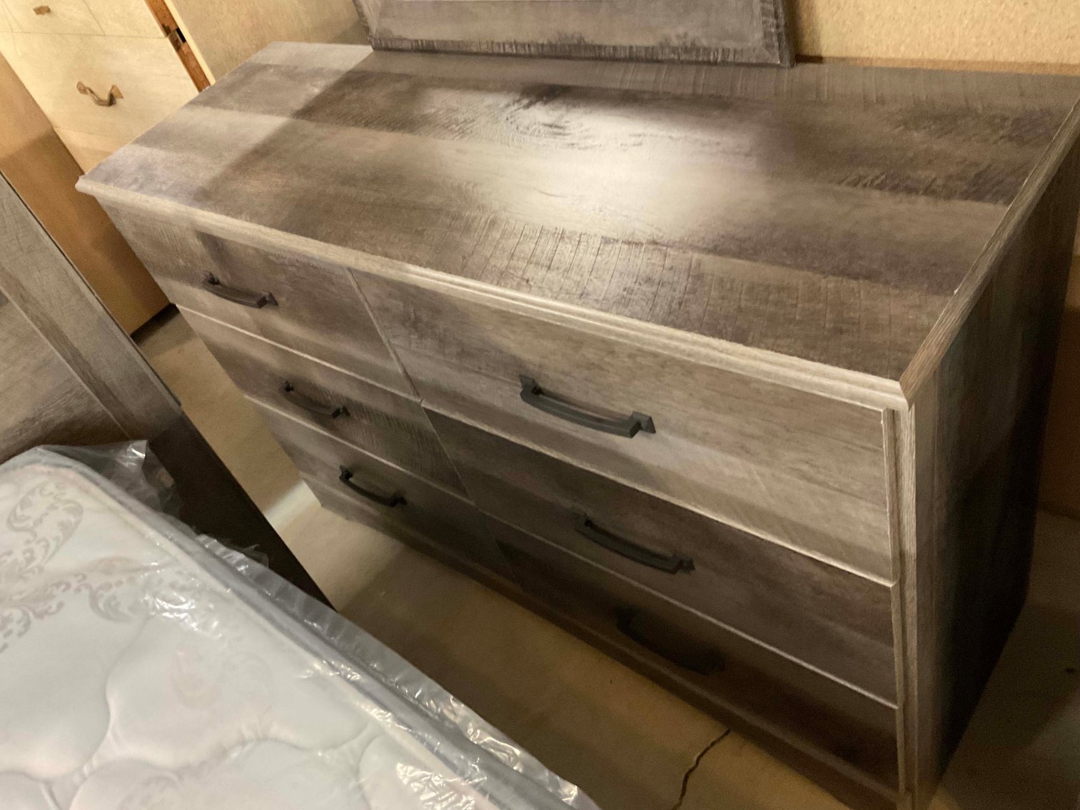 Image for New and Nearly New Thrift Shop Retirement Auction Events - LIVE AUCTION