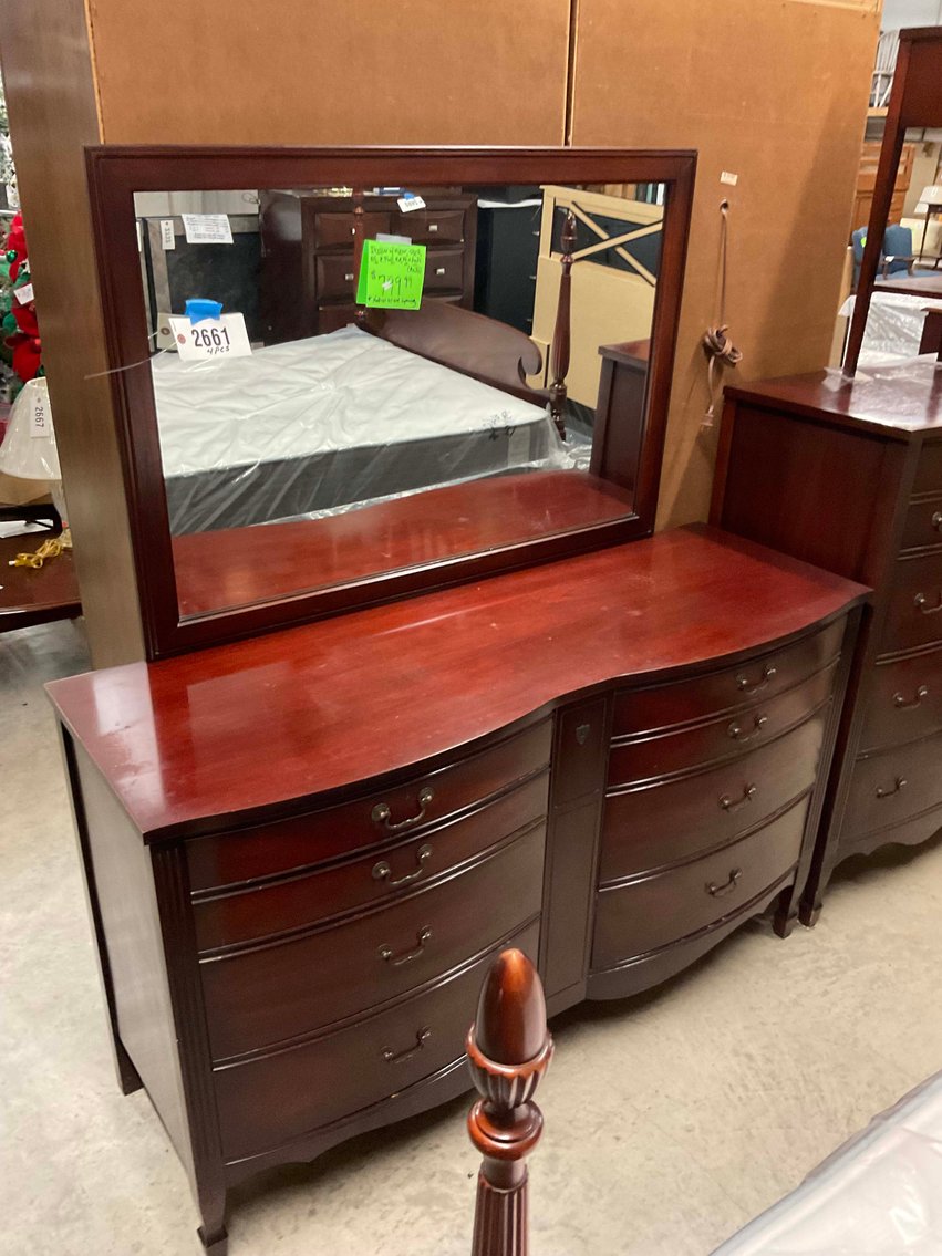 Image for New and Nearly New Thrift Shop Retirement Auction Events - LIVE AUCTION