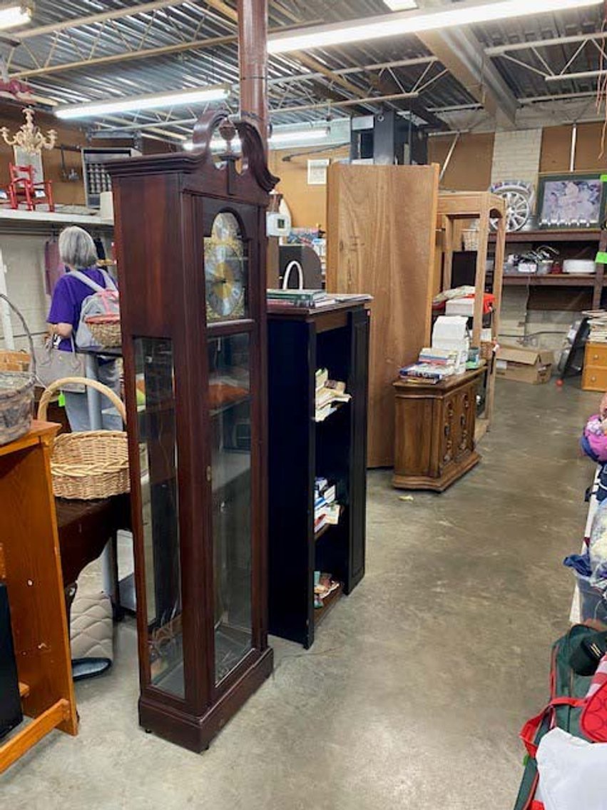Image for Round 2: New and Nearly New Thrift Shop Retirement Auction Events - LIVE AUCTION