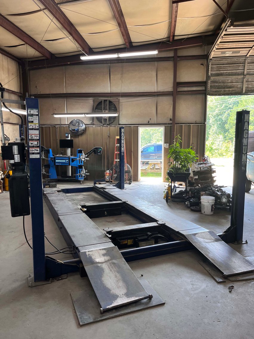 Image for Boyd's Automotive in Sanford Retirement Auction!