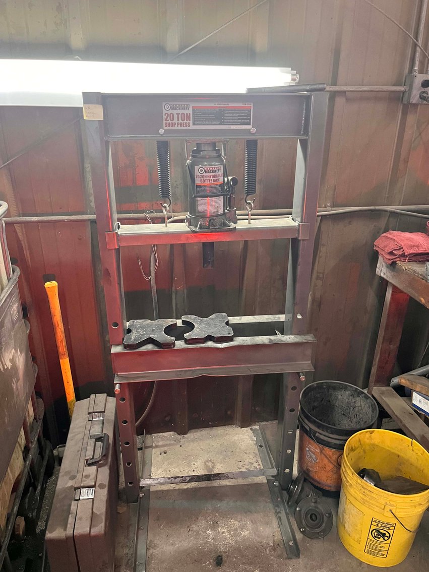 Image for Boyd's Automotive in Sanford Retirement Auction!