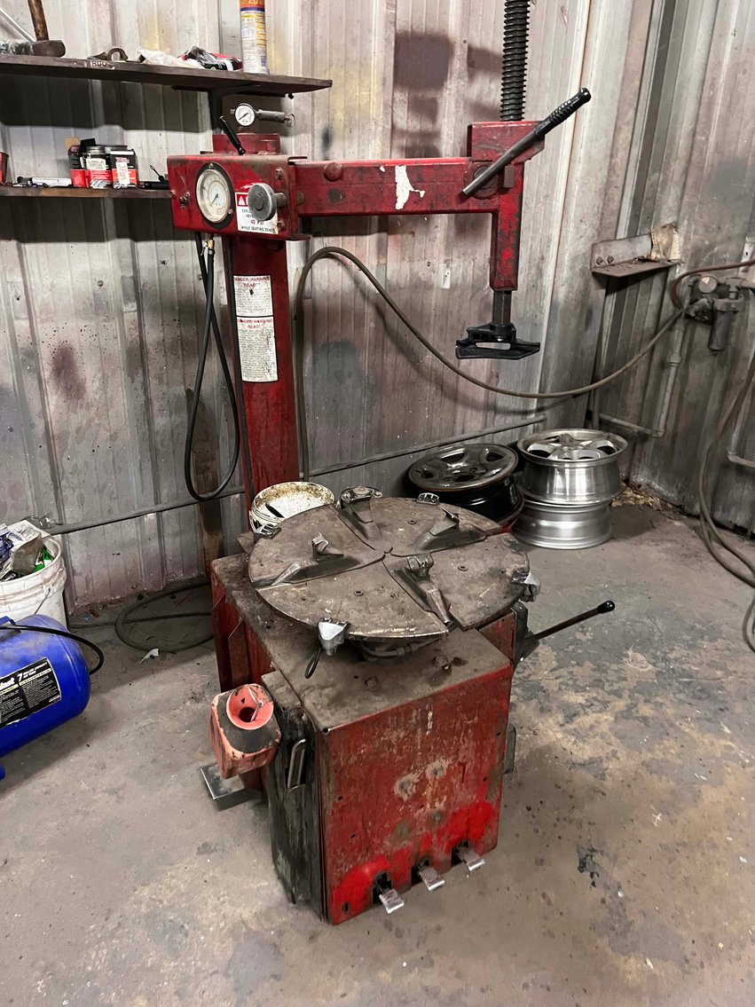 Image for Boyd's Automotive in Sanford Retirement Auction!