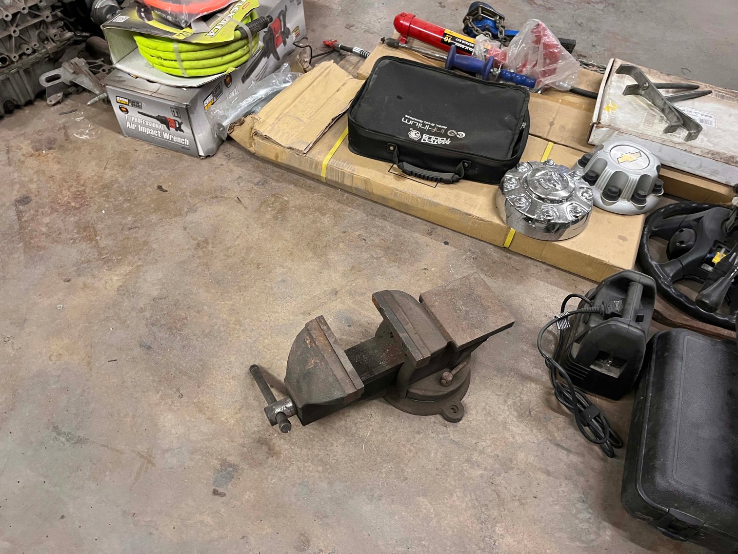 Image for Boyd's Automotive in Sanford Retirement Auction!