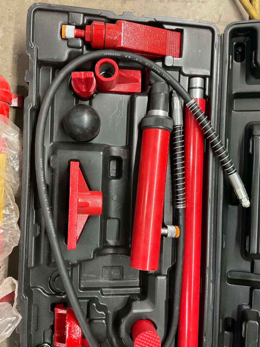 Image for Boyd's Automotive in Sanford Retirement Auction!