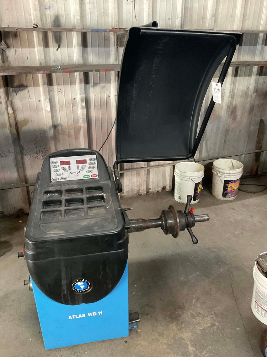 Image for Boyd's Automotive in Sanford Retirement Auction!