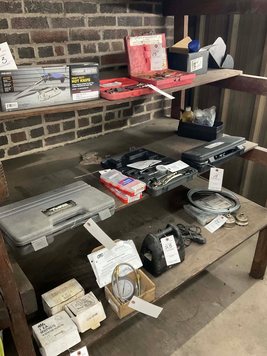 Image for Boyd's Automotive in Sanford Retirement Auction!