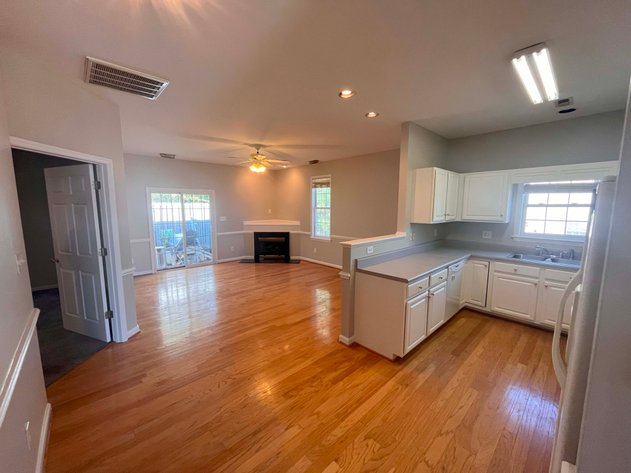 Image for Beautiful Single Family 2 Bedroom Townhome!