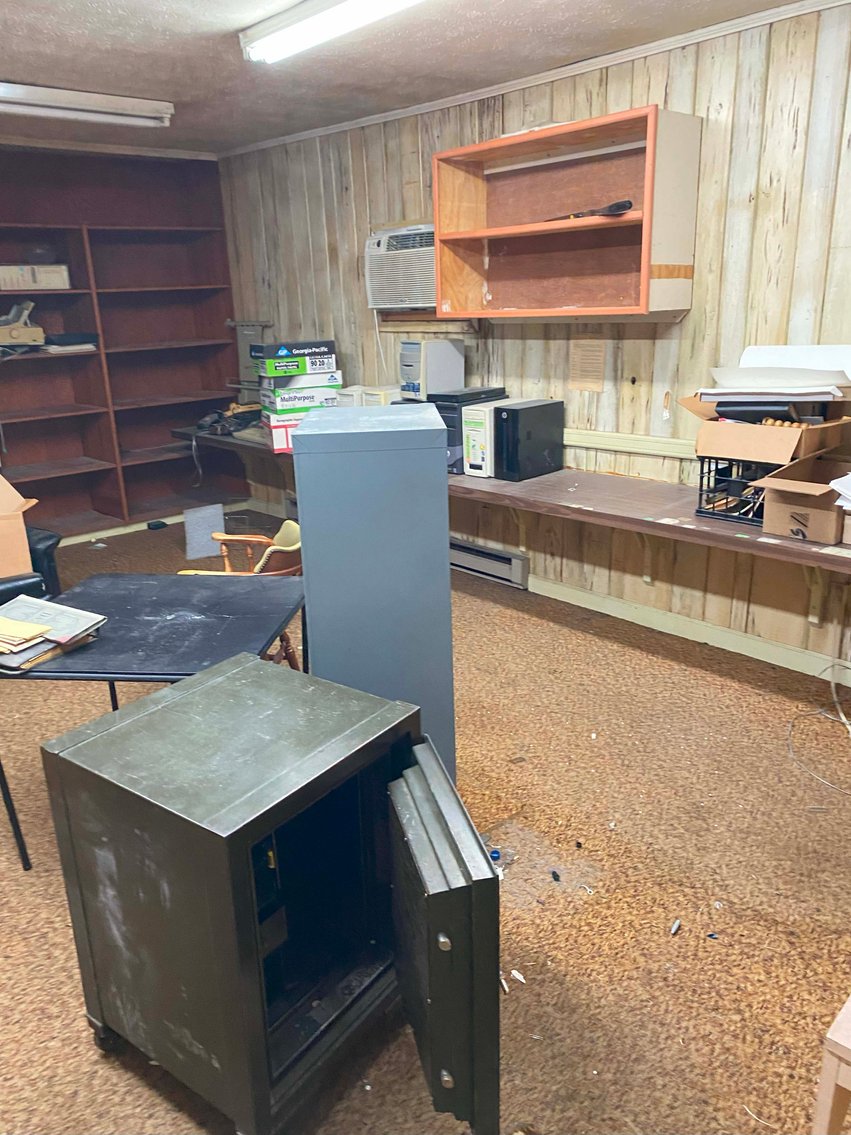 Image for Joe Sugar's Menswear in St. Pauls, NC Final Online Only Liquidation Event!