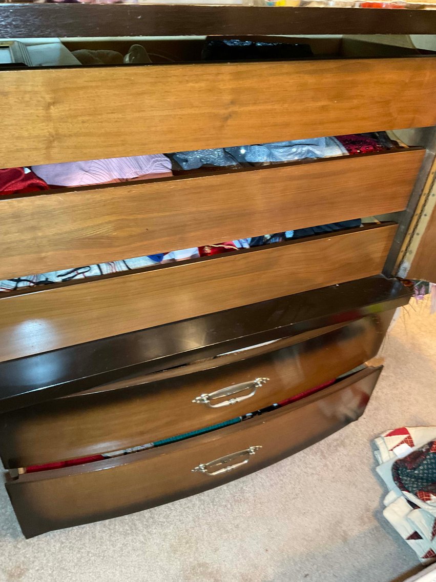 Image for Complete contents of a home in Erwin selling in an online absolute auction!