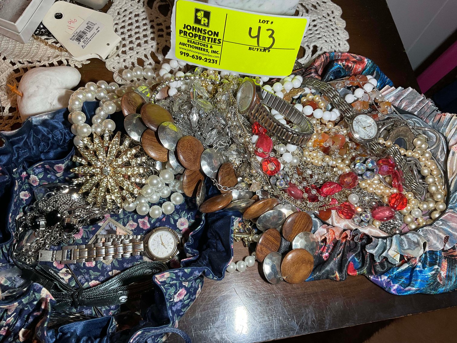 Image for Complete contents of a home in Erwin selling in an online absolute auction!