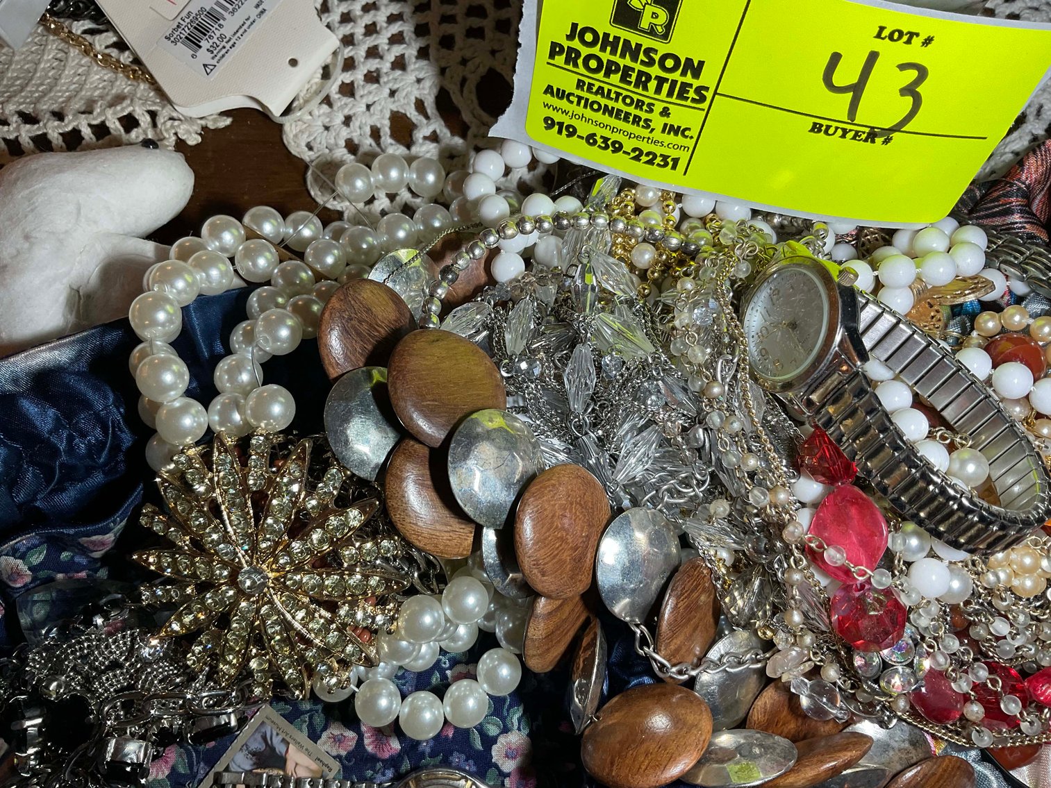 Image for Complete contents of a home in Erwin selling in an online absolute auction!