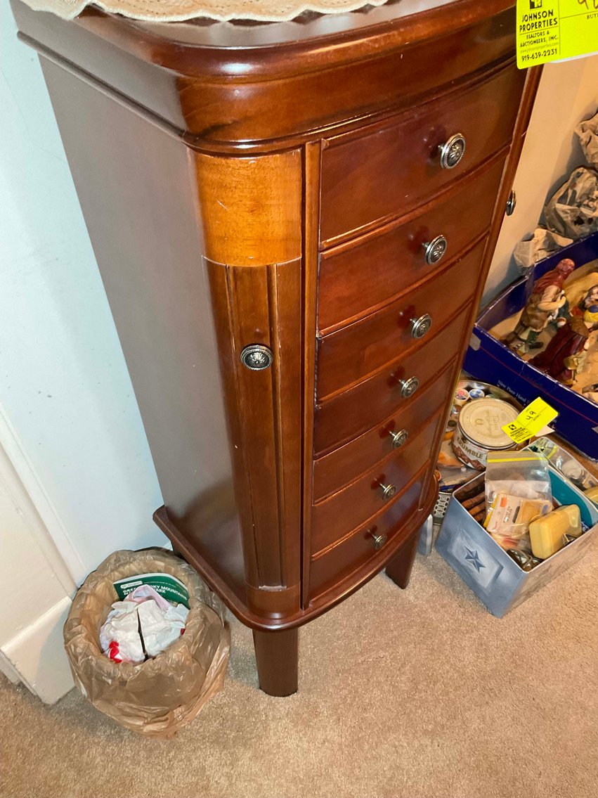 Image for Complete contents of a home in Erwin selling in an online absolute auction!