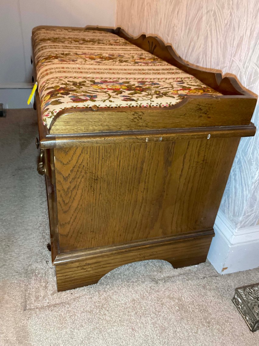 Image for Complete contents of a home in Erwin selling in an online absolute auction!