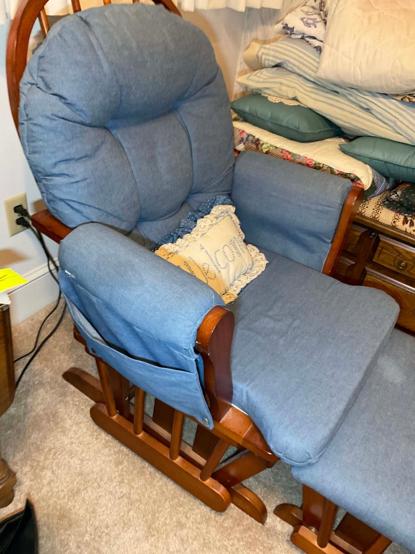 Image for Complete contents of a home in Erwin selling in an online absolute auction!