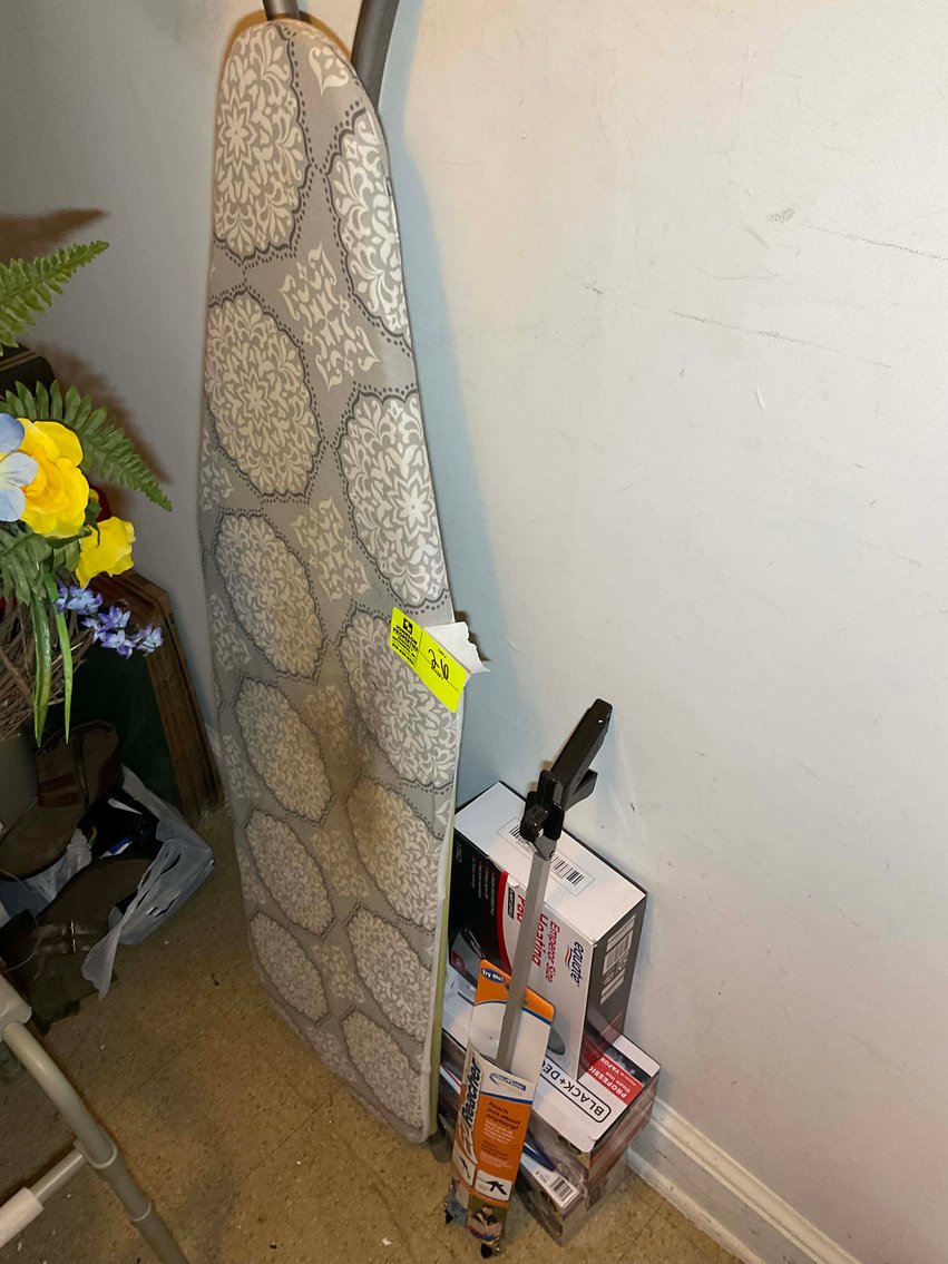 Image for Complete contents of a home in Erwin selling in an online absolute auction!