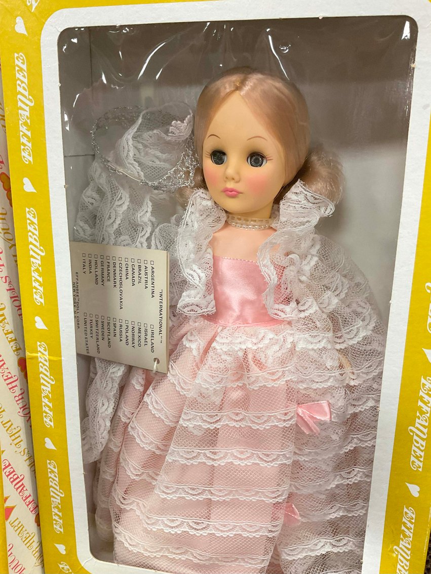 Image for Online only Living Estate Auction with Antiques, Vintage Toys and more!