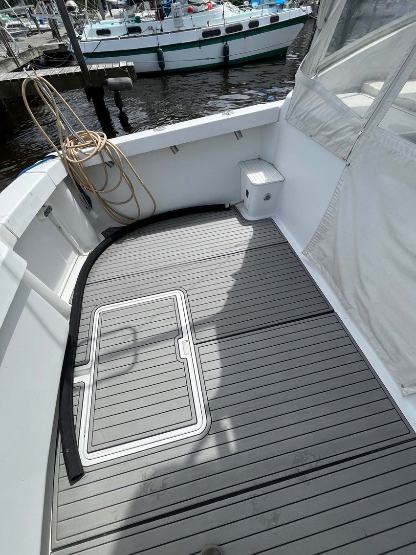 Image for Mid 90s Luhrs 29 Open Sportfisher