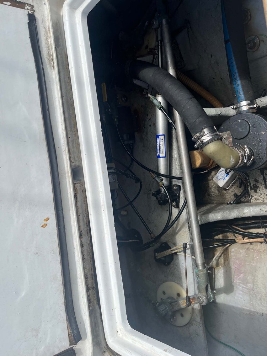 Image for Mid 90s Luhrs 29 Open Sportfisher