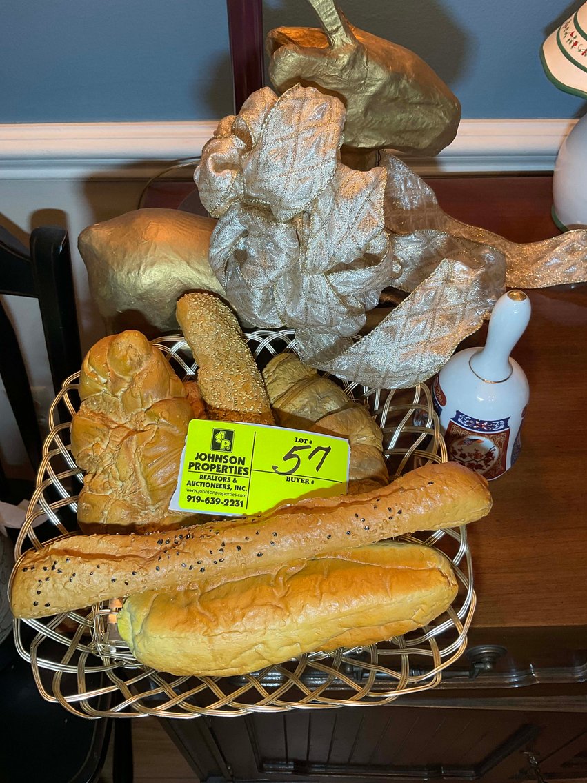 Image for Living Estate Auction for all contents of a Brick Ranch Home! (Name withheld at owners request)