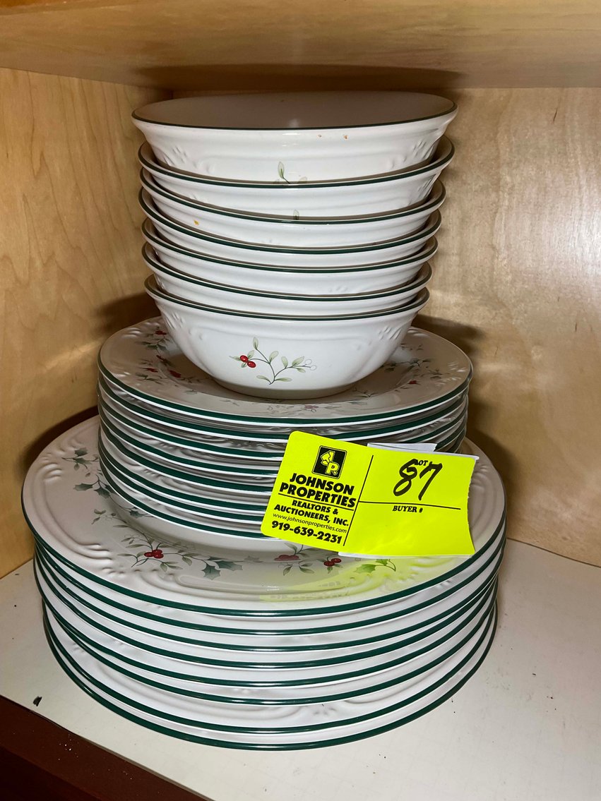 Image for Living Estate Auction for all contents of a Brick Ranch Home! (Name withheld at owners request)