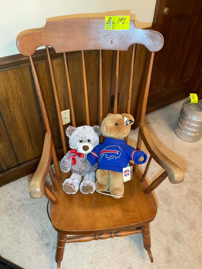 Image for Living Estate Auction for all contents of a Brick Ranch Home! (Name withheld at owners request)