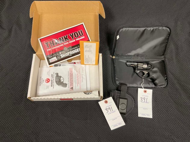 Image for Handmade Damascus Steel Knives and Online Firearms Auction  just in time for Christmas!