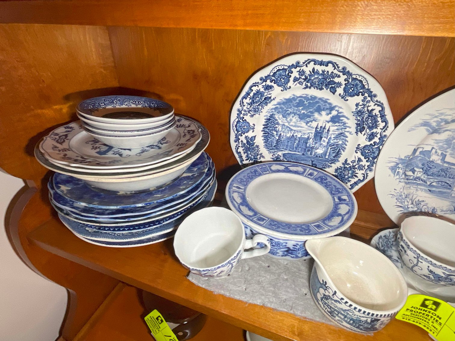 Image for Huge Collection of Furniture, Glassware and lots more Selling Absolute in this Online Only Auction Event!