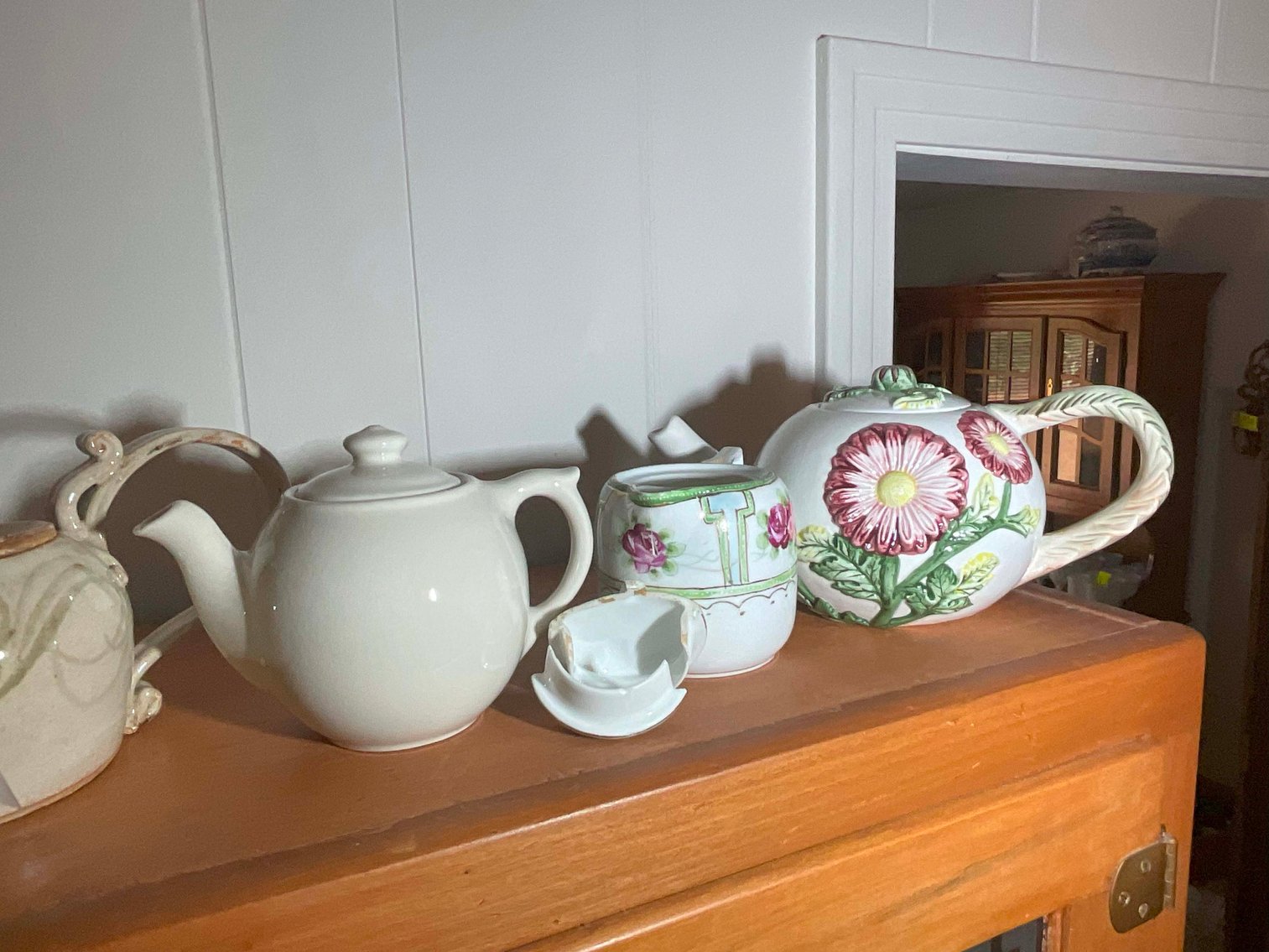 Image for Huge Collection of Furniture, Glassware and lots more Selling Absolute in this Online Only Auction Event!