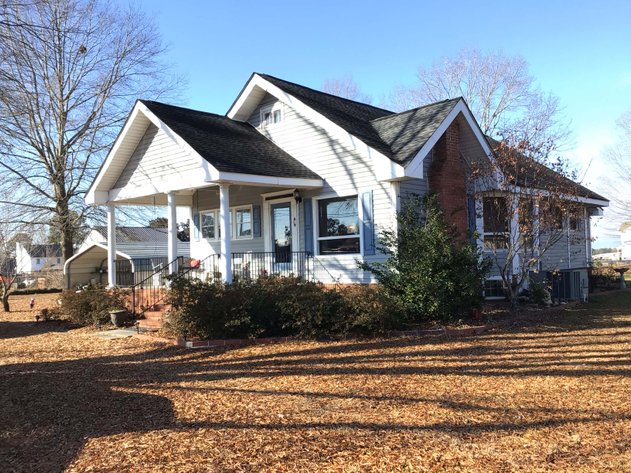 Image for Beautiful Home Outside of Downtown Angier! Live / Online / Simulcast Auction held at the home!