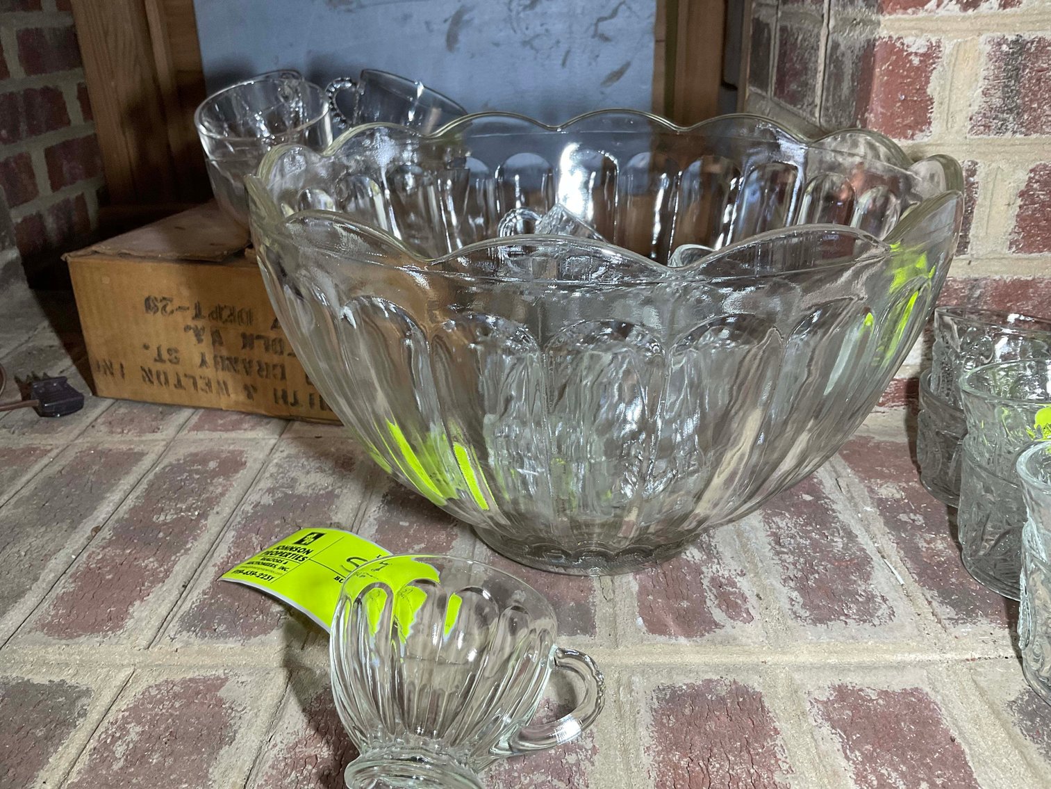 Image for Round 3 of the Huge Collection of Glassware and lots more Selling Absolute in this Online Only Auction Event!