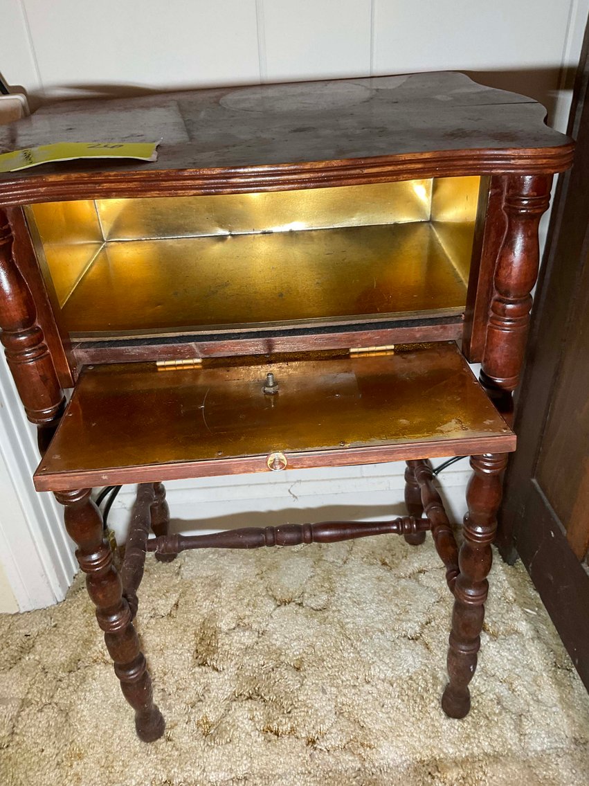 Image for Round 3 of the Huge Collection of Glassware and lots more Selling Absolute in this Online Only Auction Event!
