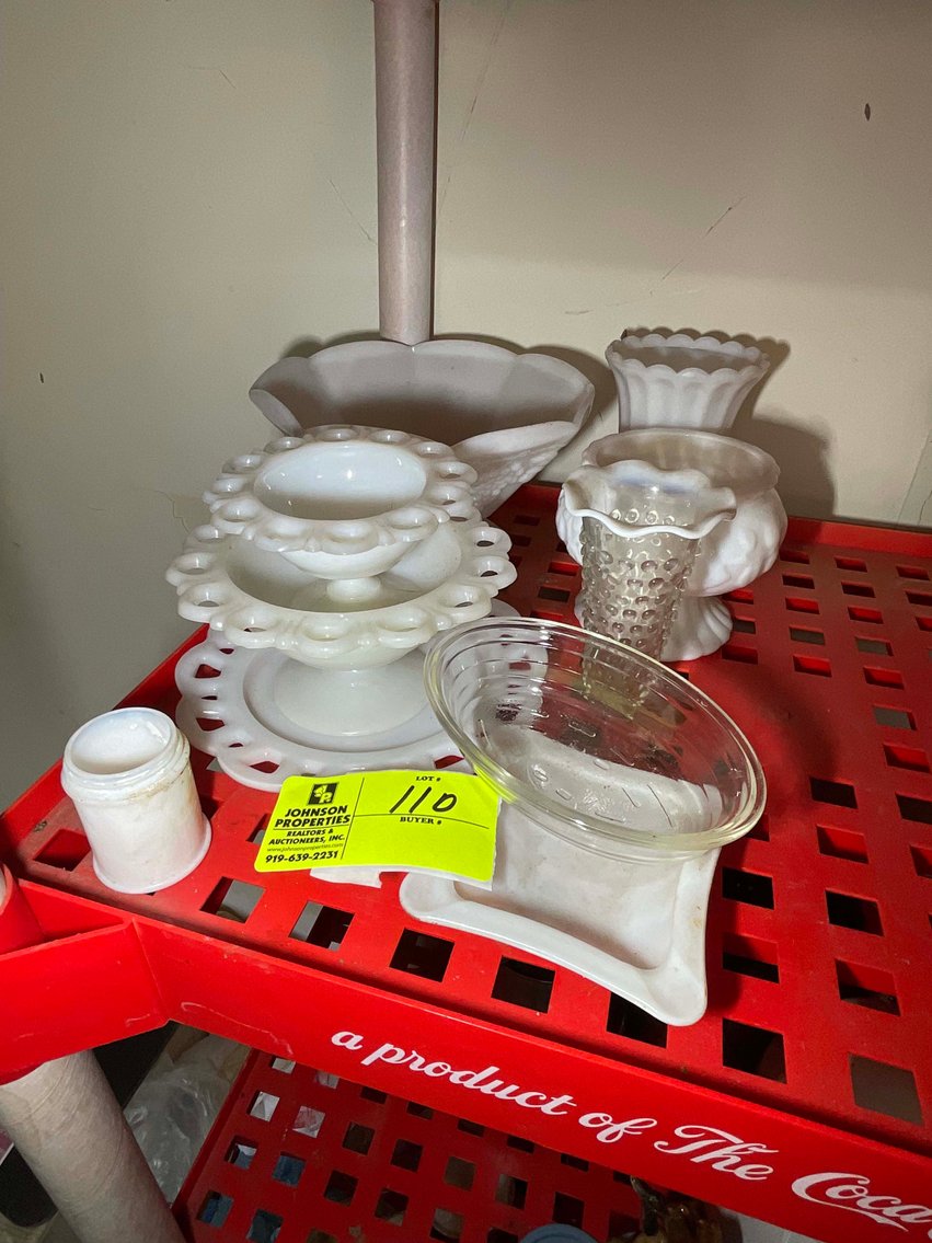 Image for Round 4 of the Huge Collection of Glassware and lots more Selling Absolute in this Online Only Auction Event!