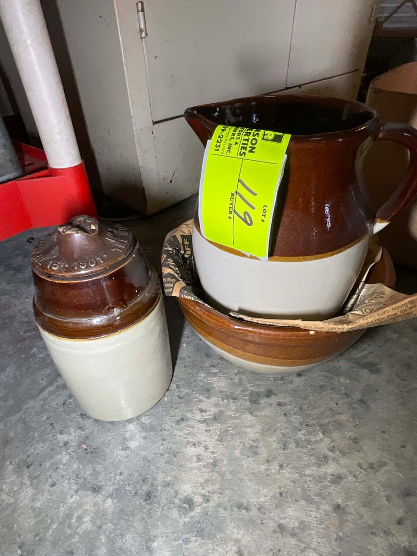 Image for Round 4 of the Huge Collection of Glassware and lots more Selling Absolute in this Online Only Auction Event!