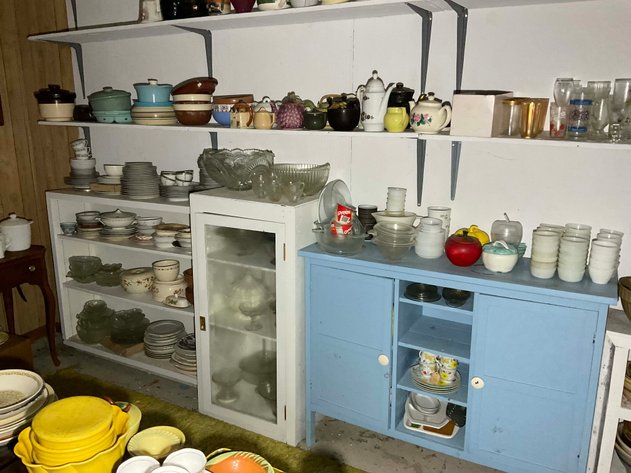 Image for Round 5 of the Huge Collection of Glassware and lots more Selling Absolute in this LIVE Only Auction Event!