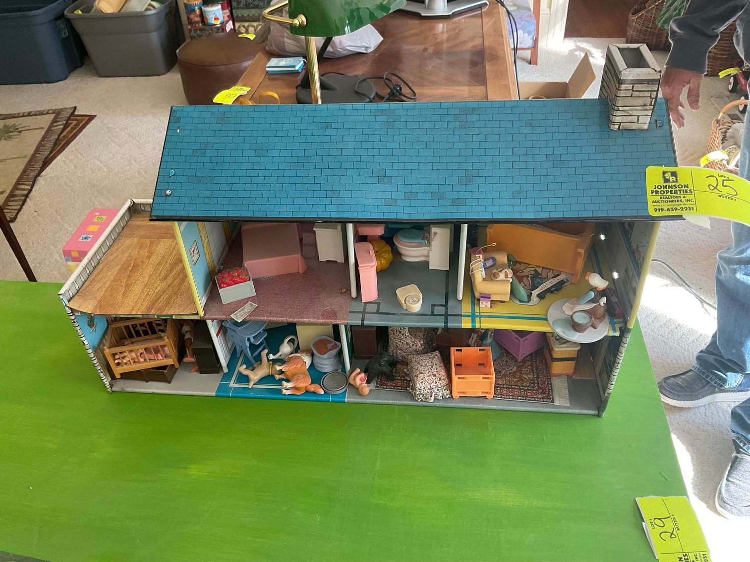 Image for Huge Online Only Auction for the Leo and Joyce Burkett Estate (deceased) with Lots of Doll Houses and Doll House items!