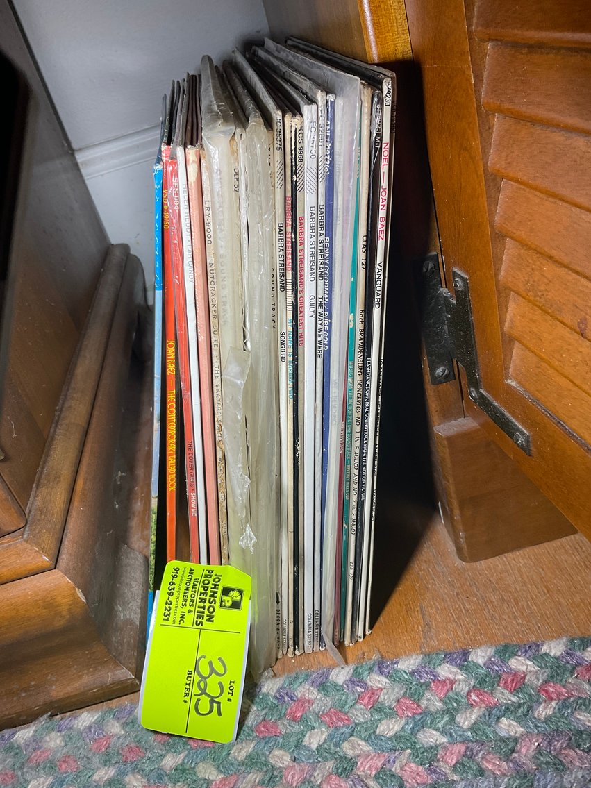 Image for Huge Online Only Auction for the Leo and Joyce Burkett Estate (deceased) with Lots of Doll Houses and Doll House items!